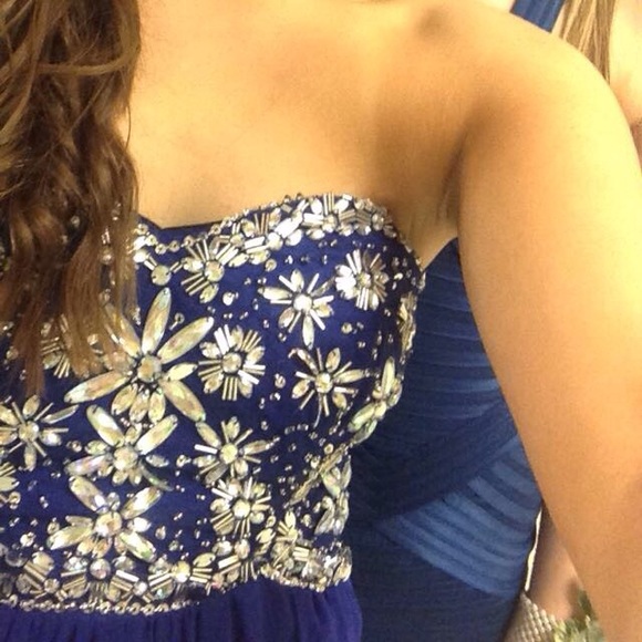 prom dress - Picture 3 of 3